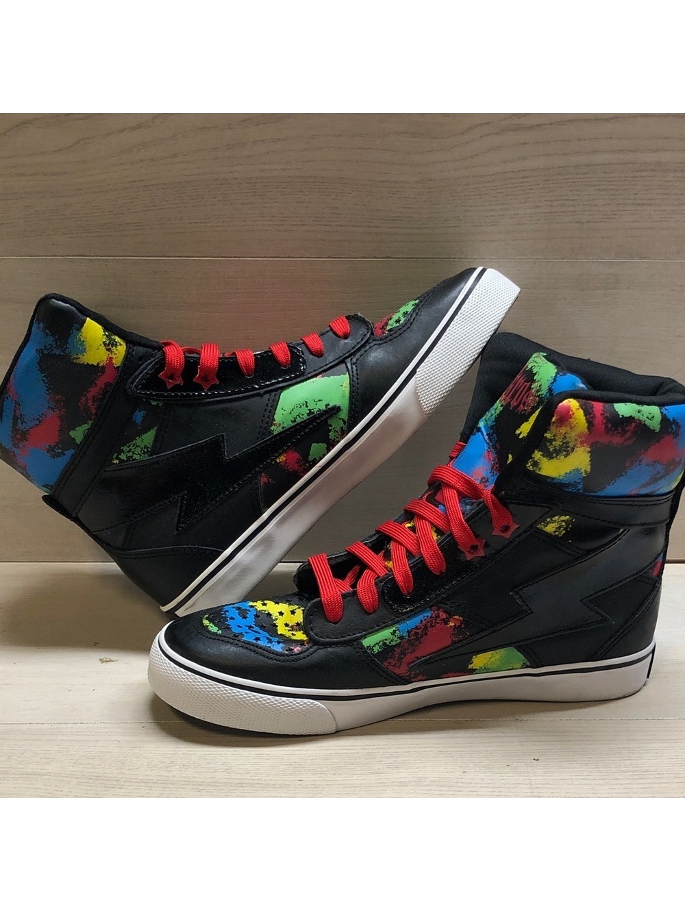 High-Top Sneakers with Multicolor Paint-Splash and Red Laces #1084